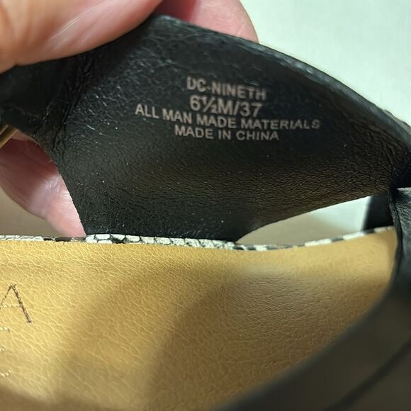 Dakota Chase size 6.5 open so platform wedge sandal.  Worn once inside only - Picture 5 of 9